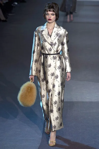 Look 8